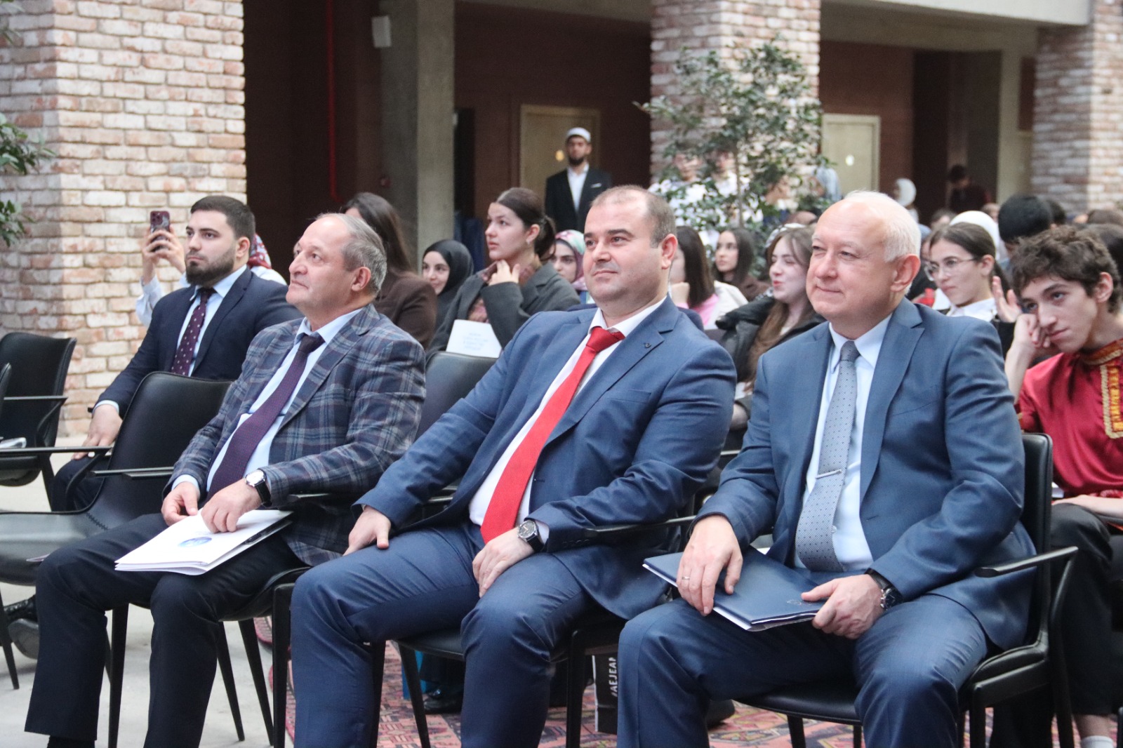 «Сила России — в единстве народов». В Махачкале прошел патриотический форум